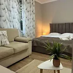 דירה New Bazaar Cane 2 *